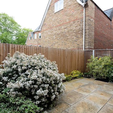 Immaculate Central Windsor Town House With Parking Εξωτερικό φωτογραφία