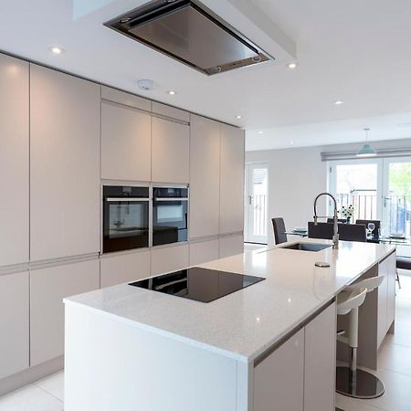 Immaculate Central Windsor Town House With Parking Εξωτερικό φωτογραφία