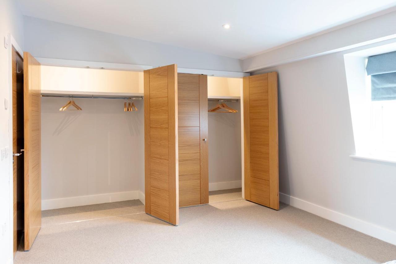Immaculate Central Windsor Town House With Parking Εξωτερικό φωτογραφία
