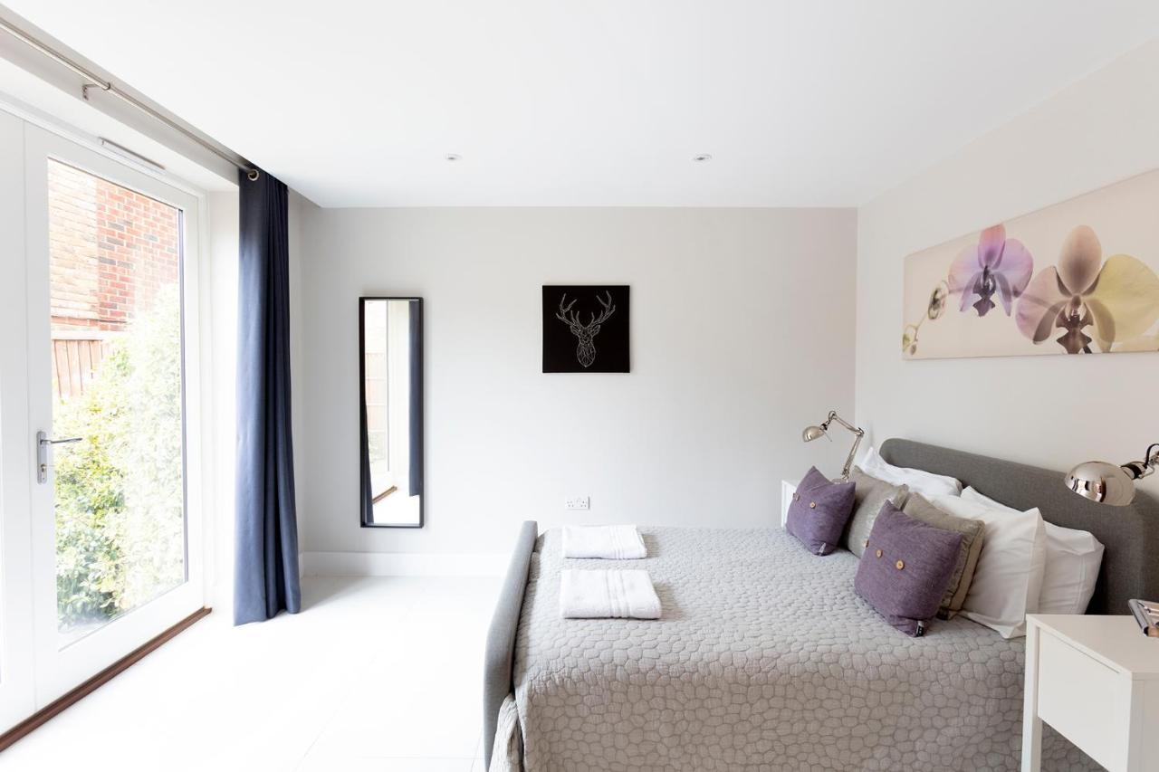 Immaculate Central Windsor Town House With Parking Εξωτερικό φωτογραφία