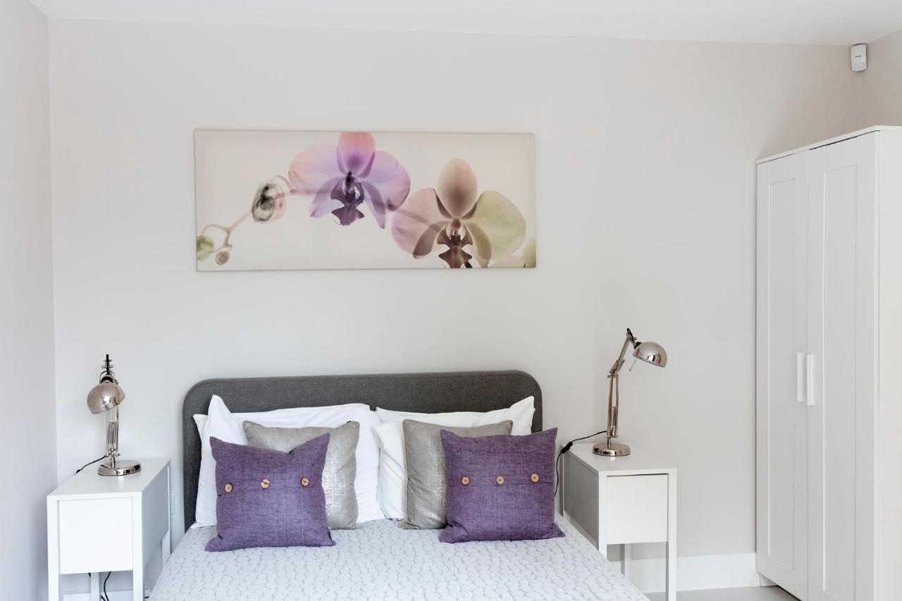 Immaculate Central Windsor Town House With Parking Εξωτερικό φωτογραφία