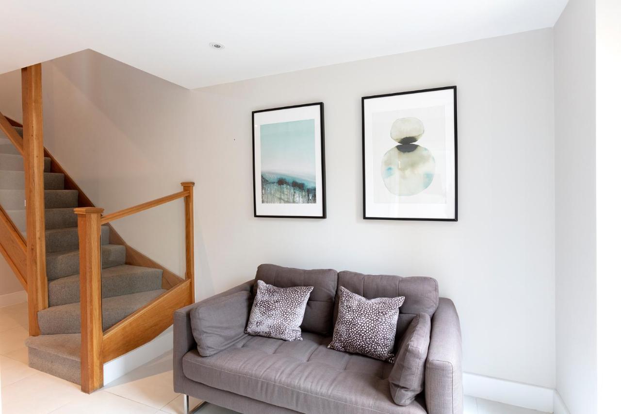 Immaculate Central Windsor Town House With Parking Εξωτερικό φωτογραφία