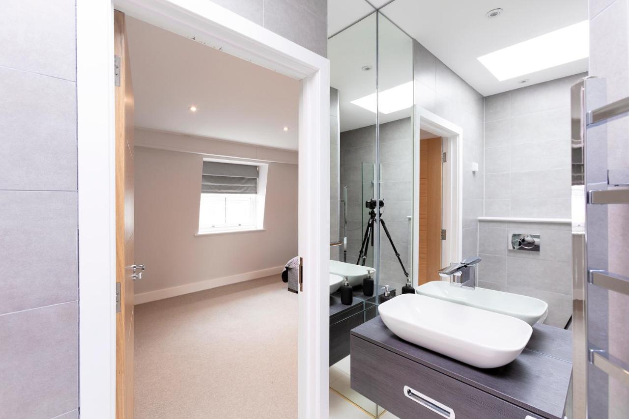 Immaculate Central Windsor Town House With Parking Εξωτερικό φωτογραφία